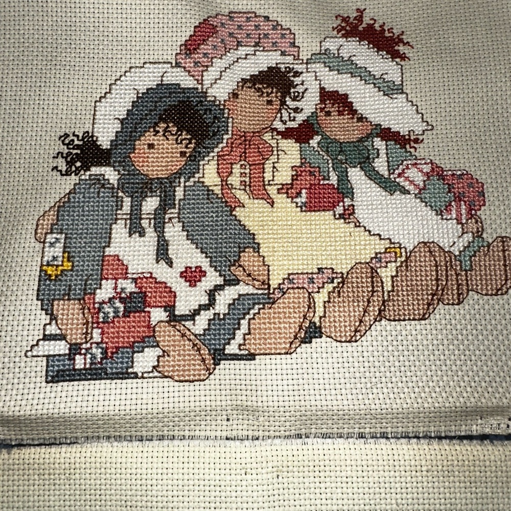 Lot 5 completed counted cross stitch pictures dolls - Picture 2 of 6